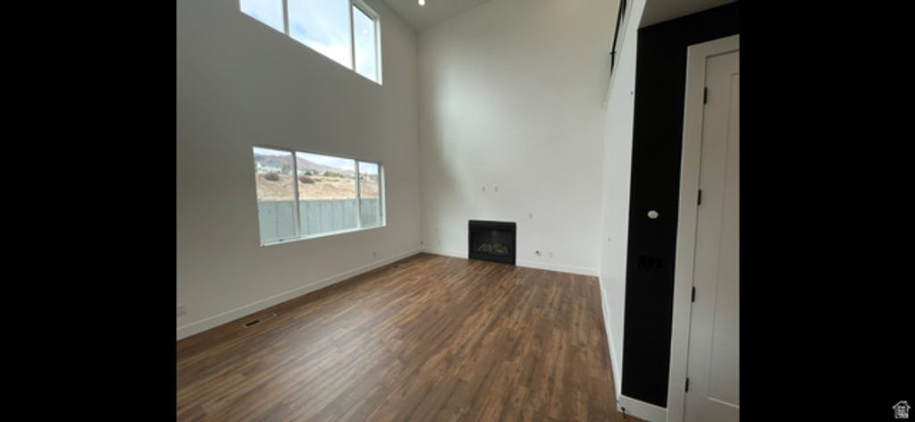 Image 5 of property listing at 6648 N UNITY WAY #306, Eagle Mountain, UT 84005