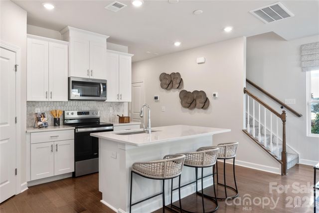 9017 Foggy Brook Court, Charlotte, NC 28216