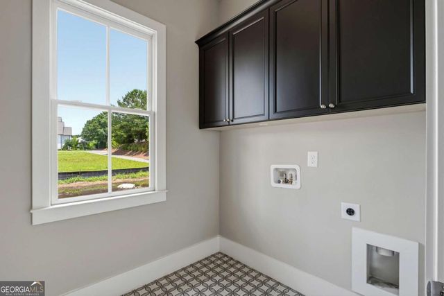 1033 Crossroad Trail, Milton, GA 30004