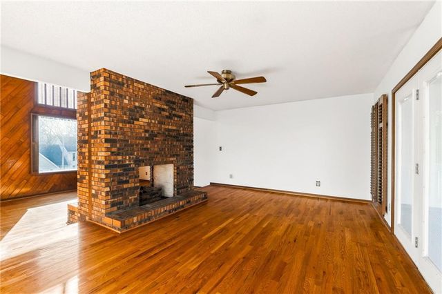 904 Blueberry Lane, Liberty, MO 64068