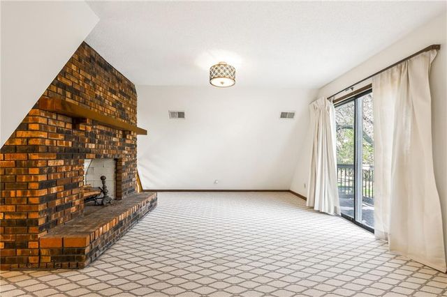 904 Blueberry Lane, Liberty, MO 64068