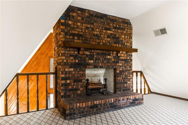 904 Blueberry Lane, Liberty, MO 64068