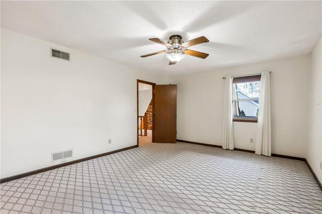 904 Blueberry Lane, Liberty, MO 64068