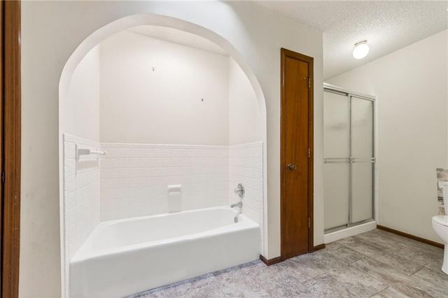 904 Blueberry Lane, Liberty, MO 64068