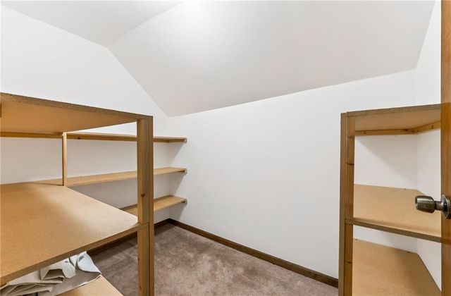 904 Blueberry Lane, Liberty, MO 64068