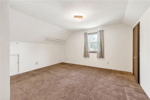 904 Blueberry Lane, Liberty, MO 64068