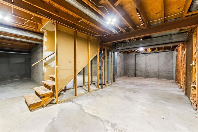 904 Blueberry Lane, Liberty, MO 64068