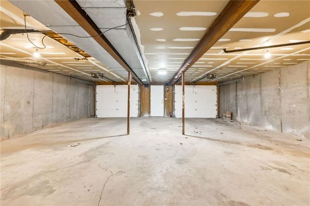 904 Blueberry Lane, Liberty, MO 64068