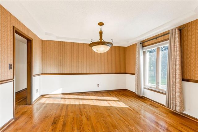 904 Blueberry Lane, Liberty, MO 64068