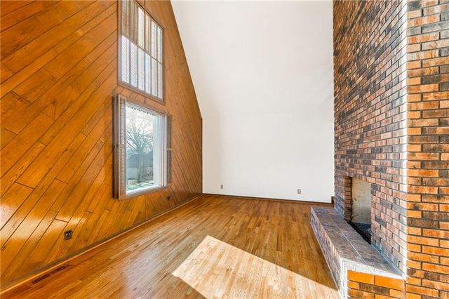 904 Blueberry Lane, Liberty, MO 64068