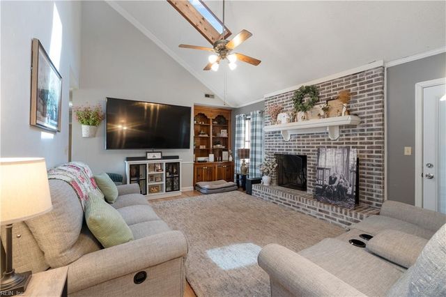 905 Thistle CT, Chesapeake, VA 23322