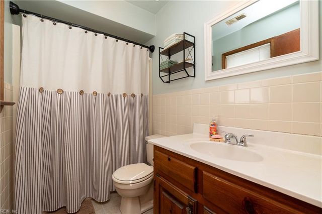 905 Thistle CT, Chesapeake, VA 23322