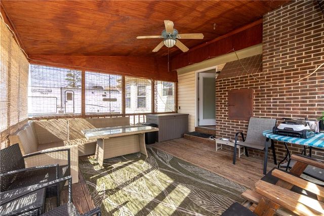 905 Thistle CT, Chesapeake, VA 23322