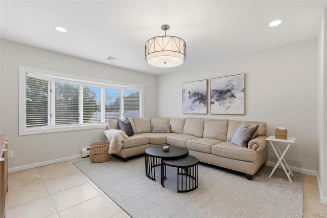 33 Tulip Hill Lane, South Setauket, NY 11720