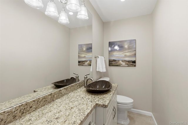 33 Tulip Hill Lane, South Setauket, NY 11720