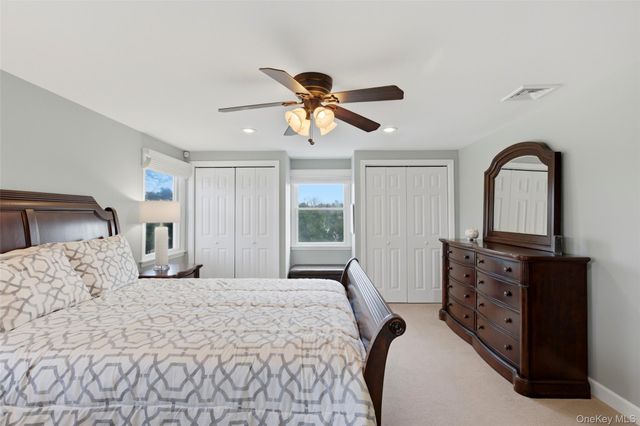 33 Tulip Hill Lane, South Setauket, NY 11720