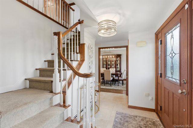 33 Tulip Hill Lane, South Setauket, NY 11720