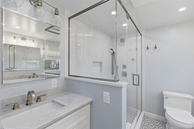 33 Tulip Hill Lane, South Setauket, NY 11720