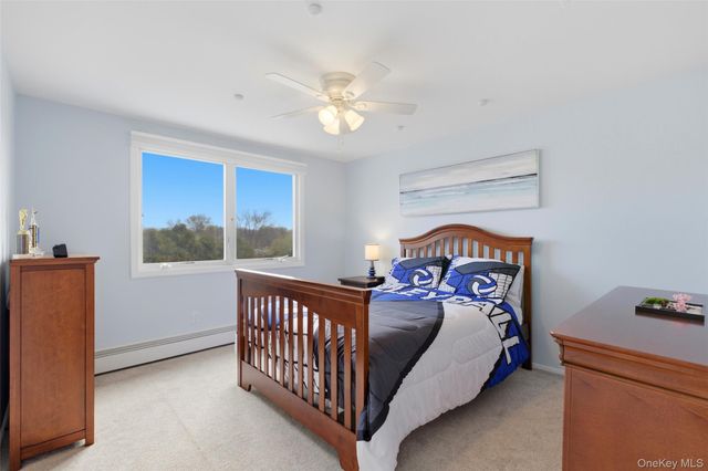 33 Tulip Hill Lane, South Setauket, NY 11720