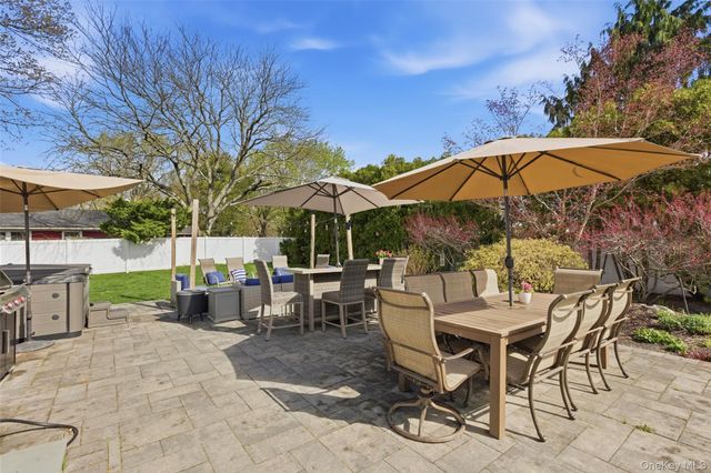 33 Tulip Hill Lane, South Setauket, NY 11720