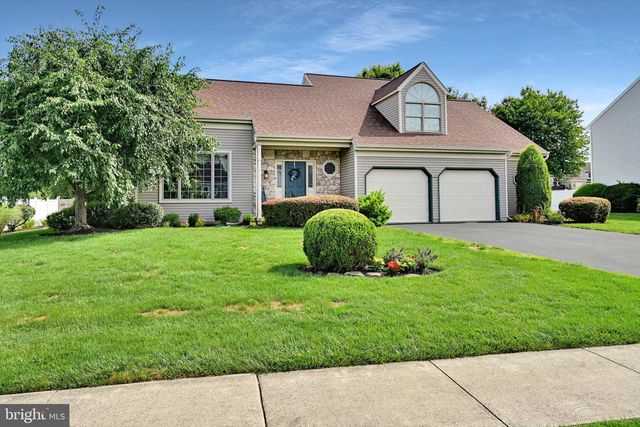 8 BARBARA LN, Lititz, PA 17543