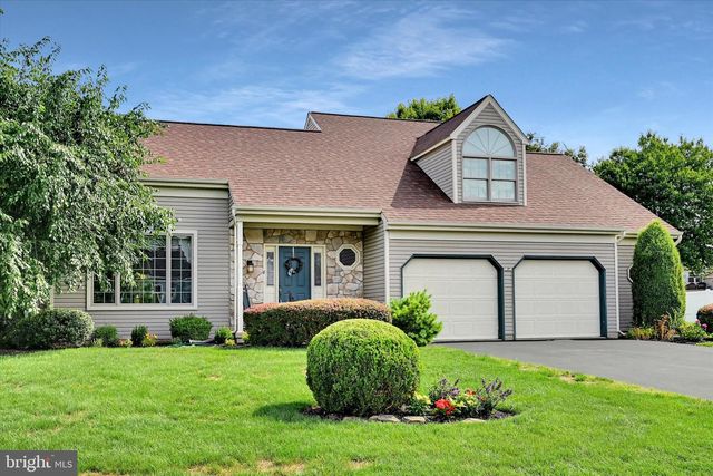 8 BARBARA LN, Lititz, PA 17543