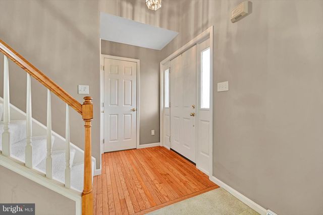 8 BARBARA LN, Lititz, PA 17543
