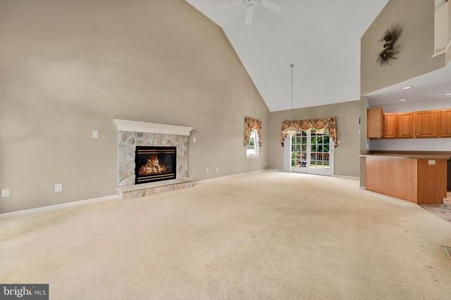 8 BARBARA LN, Lititz, PA 17543