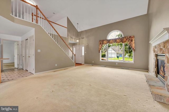 8 BARBARA LN, Lititz, PA 17543