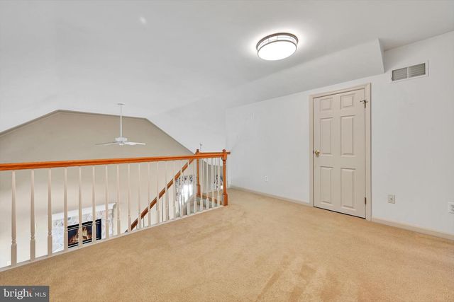 8 BARBARA LN, Lititz, PA 17543
