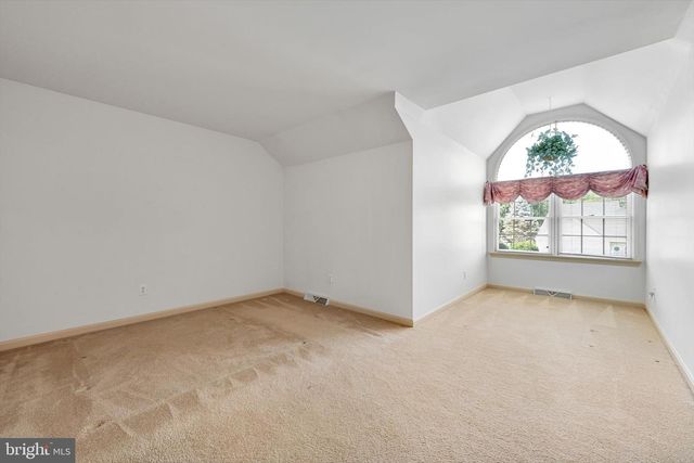 8 BARBARA LN, Lititz, PA 17543