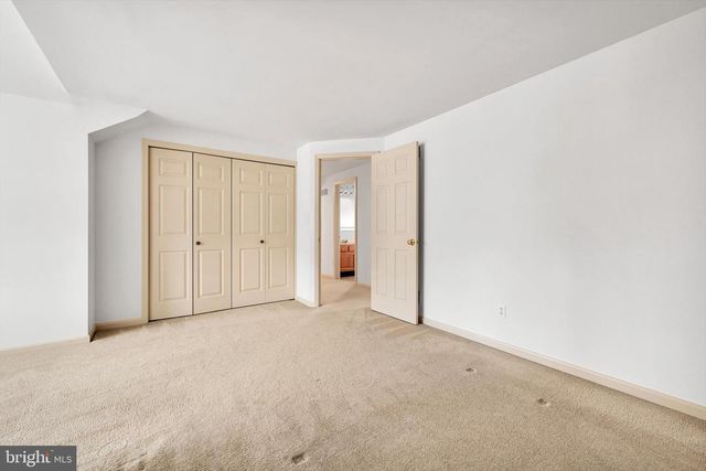 8 BARBARA LN, Lititz, PA 17543