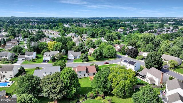 8 BARBARA LN, Lititz, PA 17543