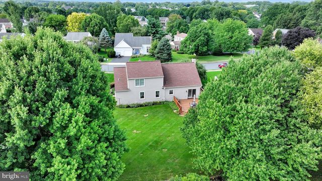 8 BARBARA LN, Lititz, PA 17543