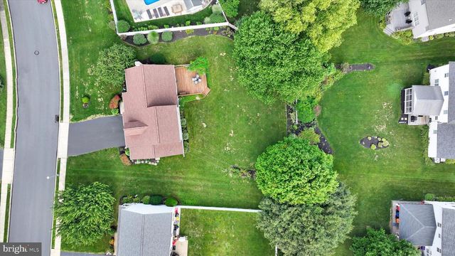 8 BARBARA LN, Lititz, PA 17543