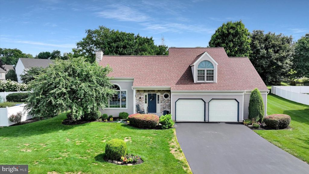 8 BARBARA LN, Lititz, PA 17543