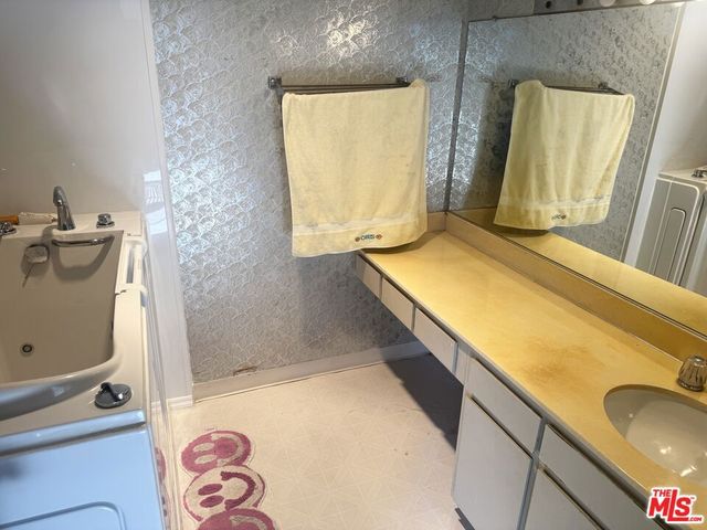 4924 Mcconnell Avenue, Los Angeles, CA 90066