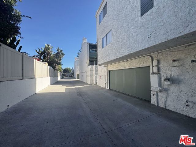 4924 Mcconnell Avenue, Los Angeles, CA 90066