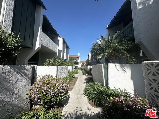 4924 Mcconnell Avenue, Los Angeles, CA 90066