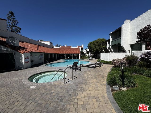 4924 Mcconnell Avenue, Los Angeles, CA 90066