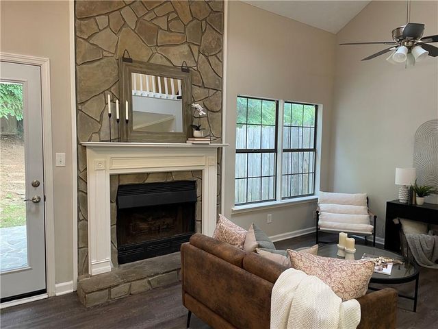 1068 Travelers Trail NW, Kennesaw, GA 30144