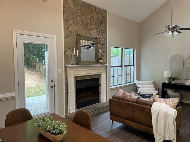 1068 Travelers Trail NW, Kennesaw, GA 30144