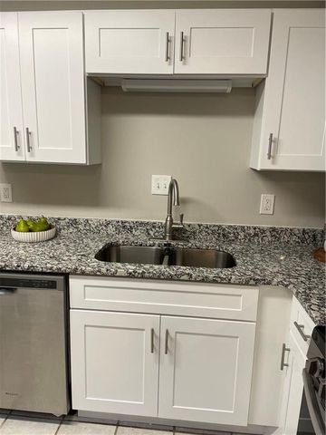 1068 Travelers Trail NW, Kennesaw, GA 30144