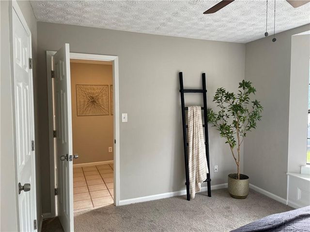 1068 Travelers Trail NW, Kennesaw, GA 30144