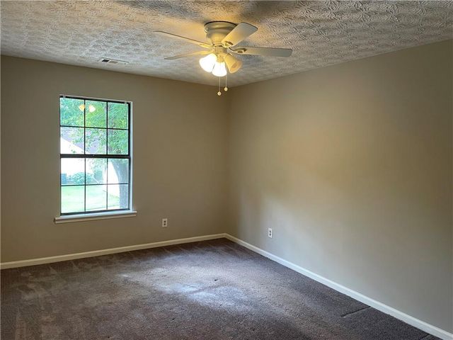 1068 Travelers Trail NW, Kennesaw, GA 30144