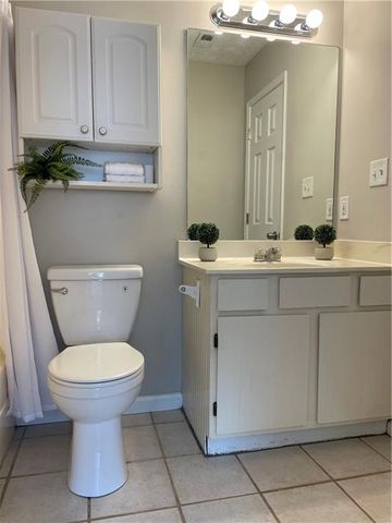 1068 Travelers Trail NW, Kennesaw, GA 30144