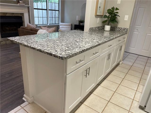 1068 Travelers Trail NW, Kennesaw, GA 30144