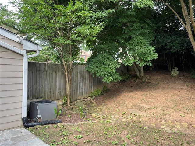 1068 Travelers Trail NW, Kennesaw, GA 30144