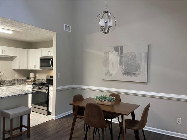 1068 Travelers Trail NW, Kennesaw, GA 30144