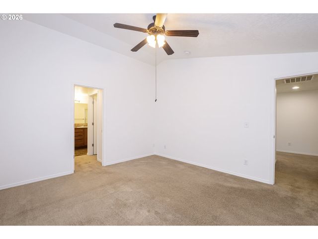 4950 GLACIER Dr, Springfield, OR 97478